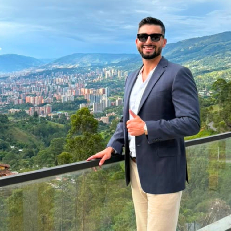 Passport Papi in Medellín, Colombia
